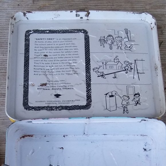 vintage Mickey Mouse Club lunchbox with Thermos - Picture 4 of 8